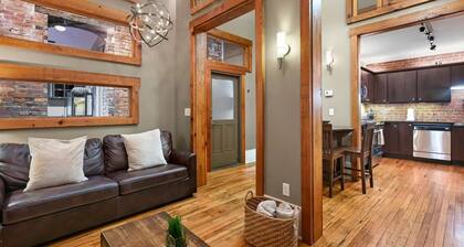 Historic loft apartment with central air and W/D - 2 blocks to Pack Square