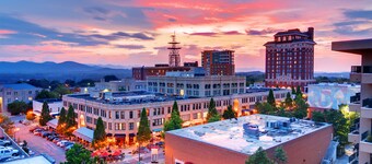 Updated Downtown Apartment w/ Big Private Balcony -- 2 Blocks to Pack Square
