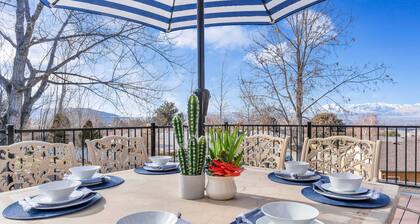 The Sandy Sunset Retreat- with outdoor sauna and hot tub