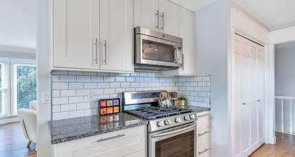 The Sandy Sunset Retreat- with outdoor sauna and hot tub