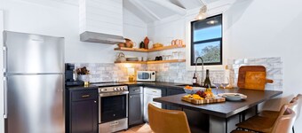 Cozy l Pool l River l Lake l Hot tub l Firepit