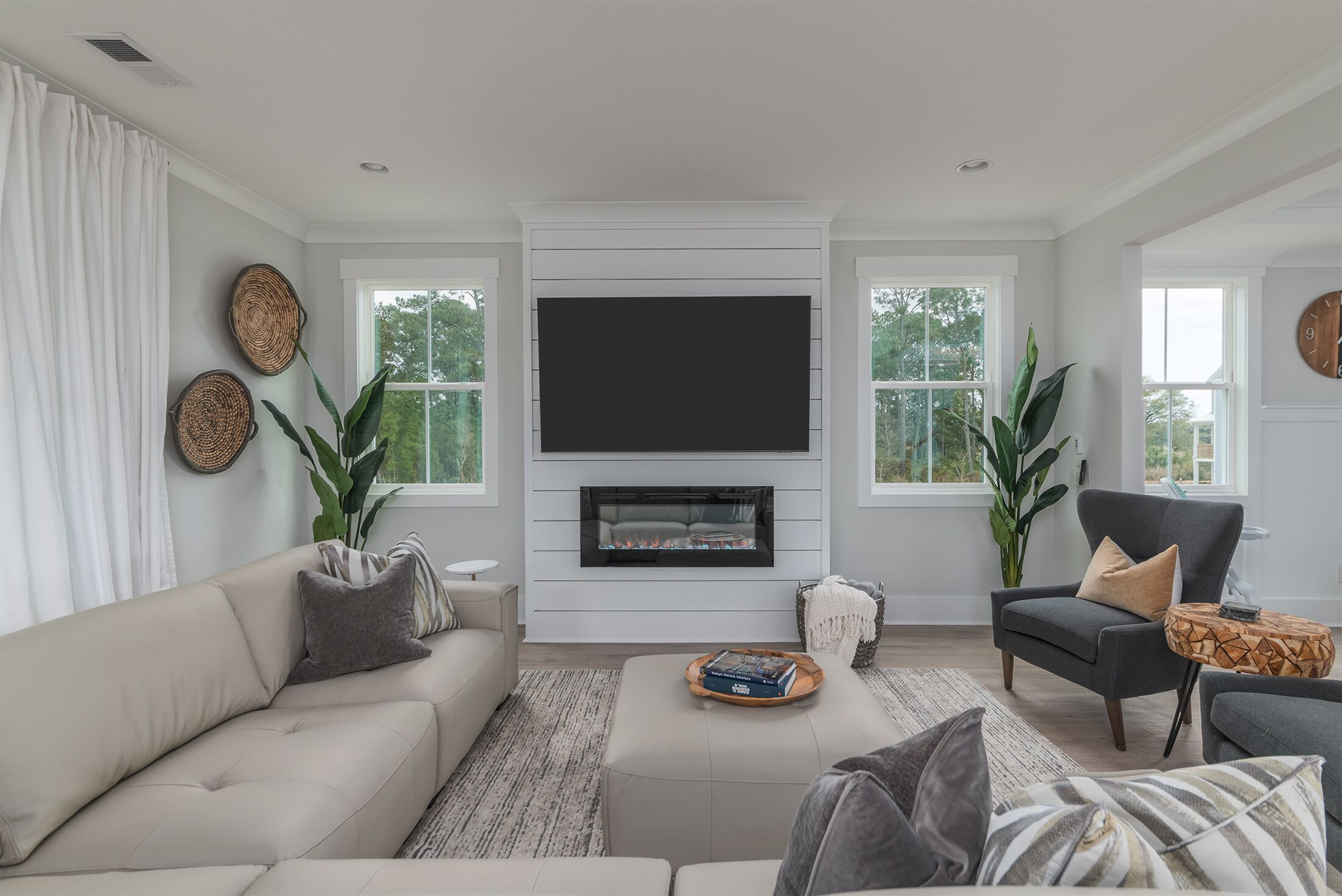 TV, fireplace, ping pong