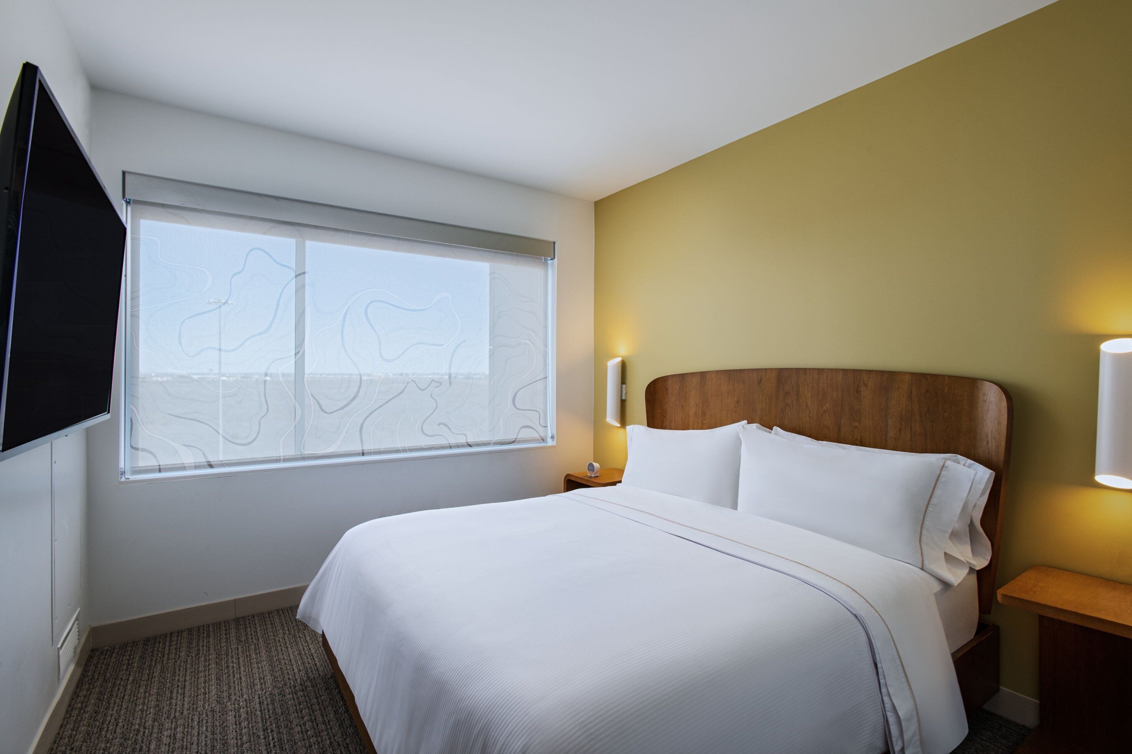 desk, laptop workspace, iron/ironing board, free wifi