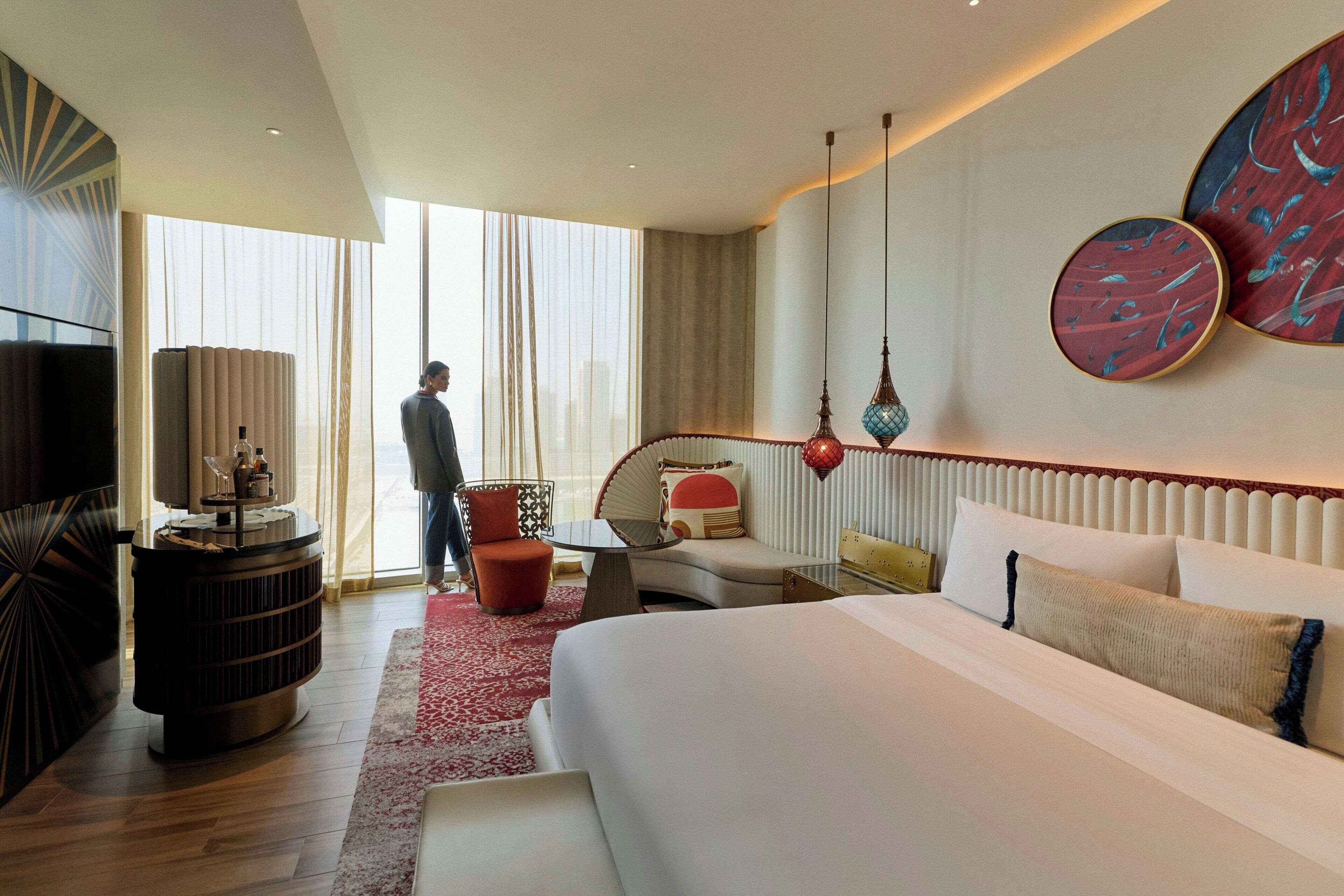 Sengetøy av topp kvalitet, minibar, safe på rommet og skrivebord