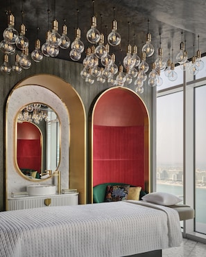 Couples treatment room(s), body treatments, aromatherapy - W Dubai - Mina Seyahi (Dubai)