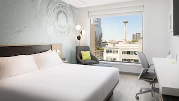 Space Needle View, 1 King Bed - No Resort Fees | Premium bedding, pillow-top beds, in-room safe, desk