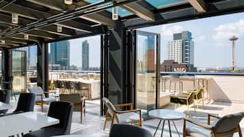 2 barer/lounger och bar på takterrassen