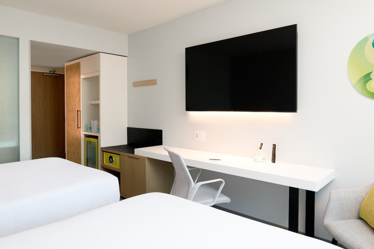 Ropa de cama de alta calidad y camas con pillow-top