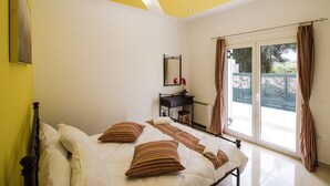 Comfort House | 3 bedrooms, WiFi (free), bed sheets - Alegria Holiday Home (Corfu)