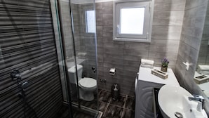 Comfort House | Bathroom | Shower, hair dryer, towels - Alegria Holiday Home (Corfu)