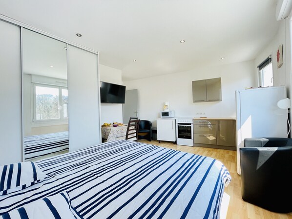 مكواة/لوح كي وواي فاي مجانًا