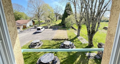 Gambetta : Bonito piso situado a 350 metros de las termas (Parking)