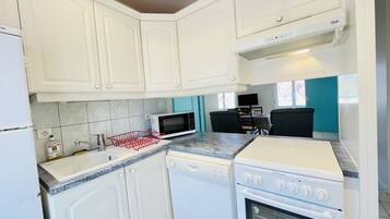 Réfrigérateur, micro-ondes, four, lave-vaisselle