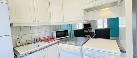 Fridge, microwave, oven, dishwasher