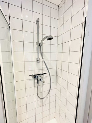 Shower - Lamartine (Bains-les-Bains)