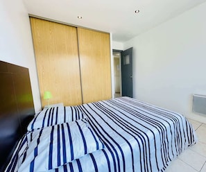 1 bedroom, free WiFi, bed sheets - Lamartine (Bains-les-Bains)