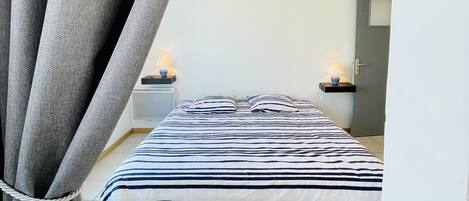 1 bedroom, iron/ironing board, free WiFi