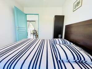 2 habitaciones, tabla de planchar con plancha y wifi gratis 