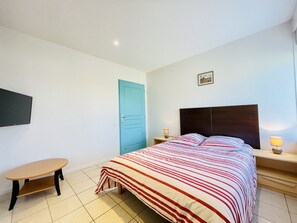 2 bedrooms, iron/ironing board, free WiFi, wheelchair access