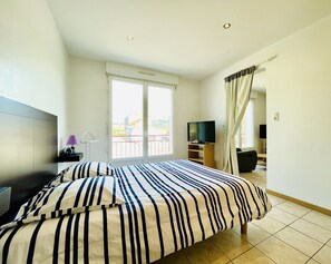 1 chambre, fer et planche à repasser, Wi-Fi gratuit