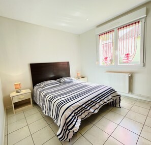 1 chambre, fer et planche à repasser, Wi-Fi gratuit