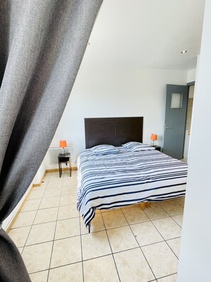 1 bedroom, iron/ironing board, free WiFi