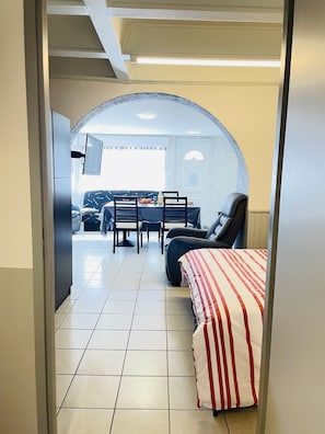 1 camera, ferro/asse da stiro, Wi-Fi gratuito, lenzuola