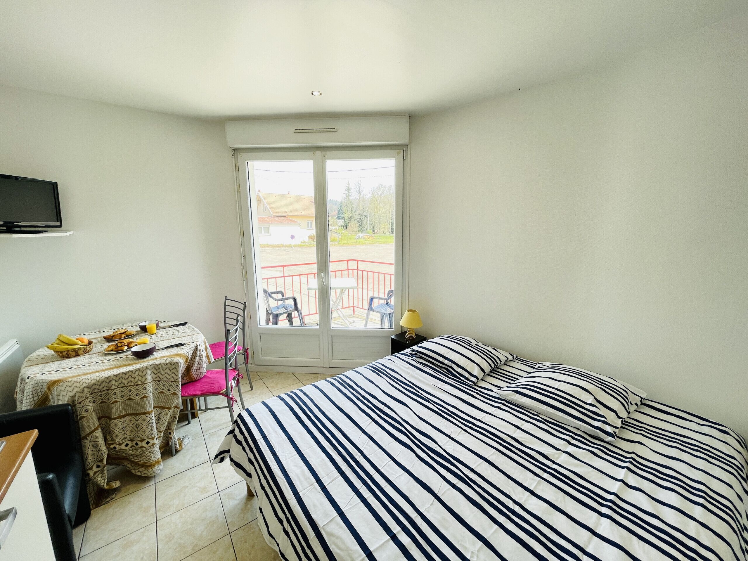 Iron/ironing board, free WiFi