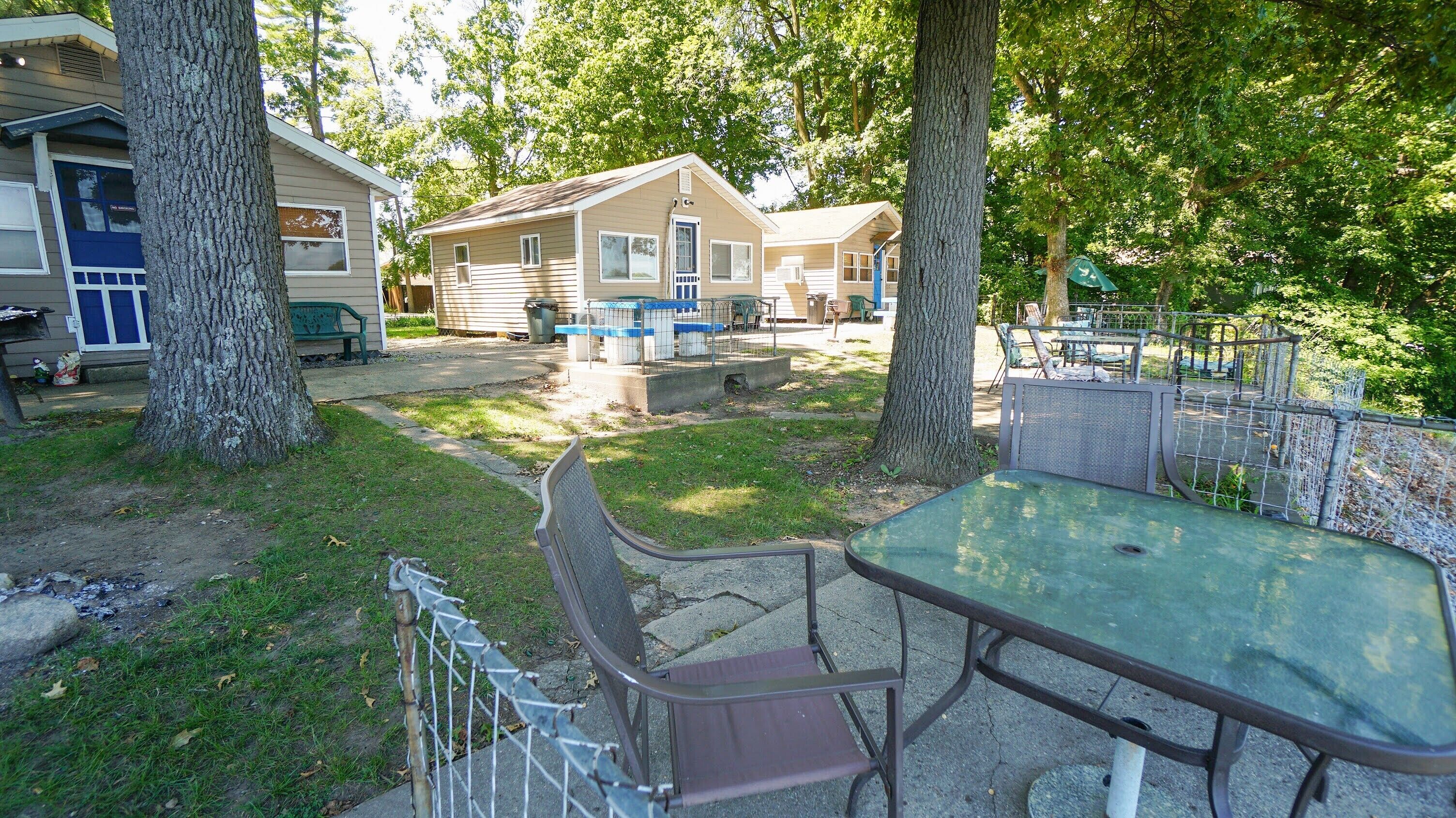 Cozy Two Bedroom Lakeview Cabin 1