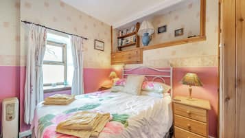 1 bedroom, free WiFi, bed sheets