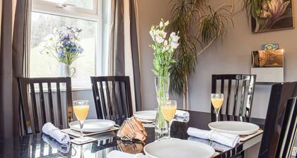 Alojamiento de 3 habitaciones en Abbeycwmhir