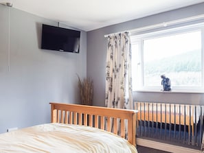 3 bedrooms, free WiFi, bed sheets