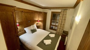 2 Schlafzimmer, Zimmersafe, Bügeleisen/Bügelbrett, kostenloses WLAN