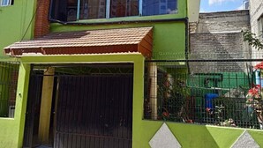 Mặt tiền nơi lưu trú