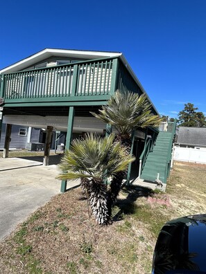 Exterior - Oceanside Village Raised Beach House (Surfside Beach)