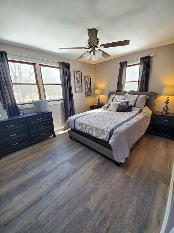 2 bedrooms, in-room safe, iron/ironing board, free WiFi