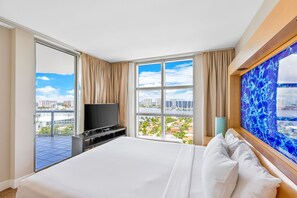 2 bedrooms, in-room safe, desk, iron/ironing board - Private Oceanfront Condominium with Beach Access and Resort Services (Sunny Isles Beach)