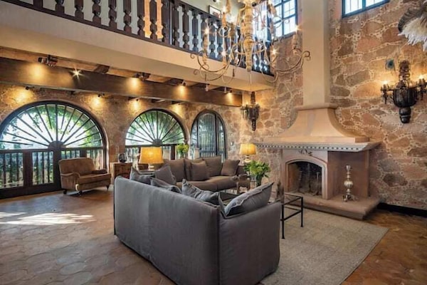 Grand Villa | Living room | 55-inch TV with digital channels, Netflix, streaming services