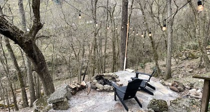 Downtown Parking The Mary Margaret Guest Suite