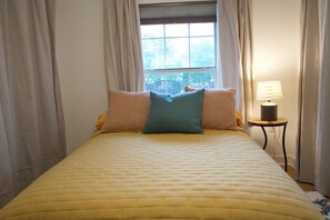 2 chambres, fer et planche à repasser, Wi-Fi, draps fournis
