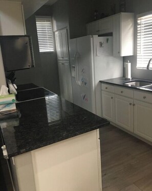 Interior - 101 and Shea location Remodled 3 bedroom (Scottsdale)
