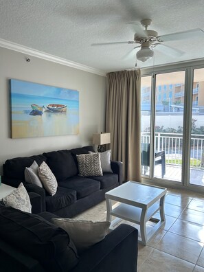 Smart TV, DVD player, books