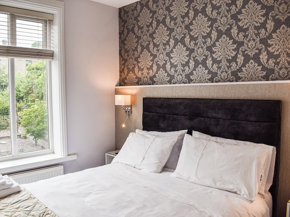 3 chambres, accès au Wi-Fi (inclus), literie fournie