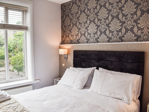 3 bedroom accommodation in Tideswell, near Buxton