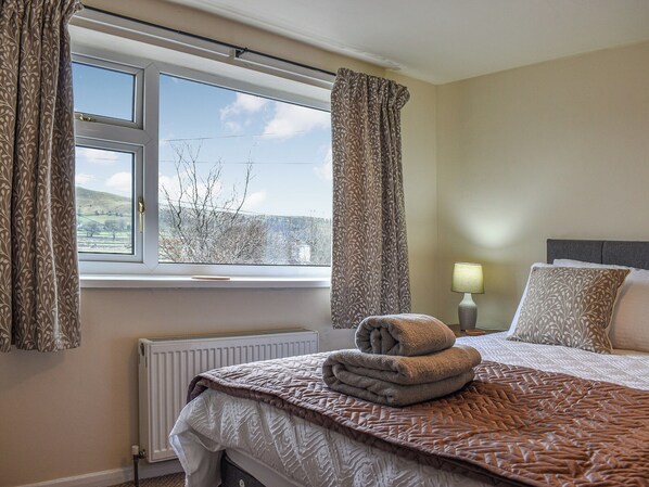 3 bedrooms, free WiFi, bed sheets