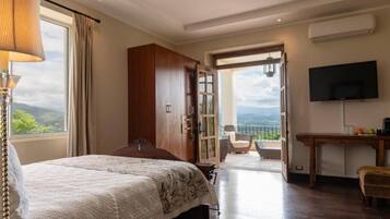 8 quartos, Wi-Fi, roupa de cama