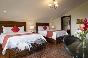 8 bedrooms, WiFi, bed sheets