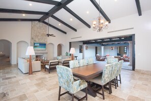 Dining - SPECTACULAR BEACH  FRONT Estate House in a Luxury Golf Resort (Cabo San Lucas)