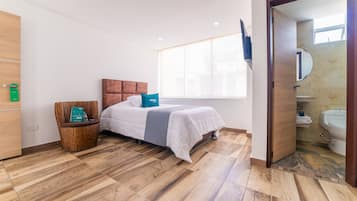 Hypo-allergenic bedding, free WiFi, bed sheets