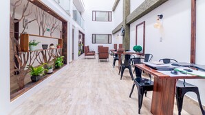 تناول الطعام بالخارج